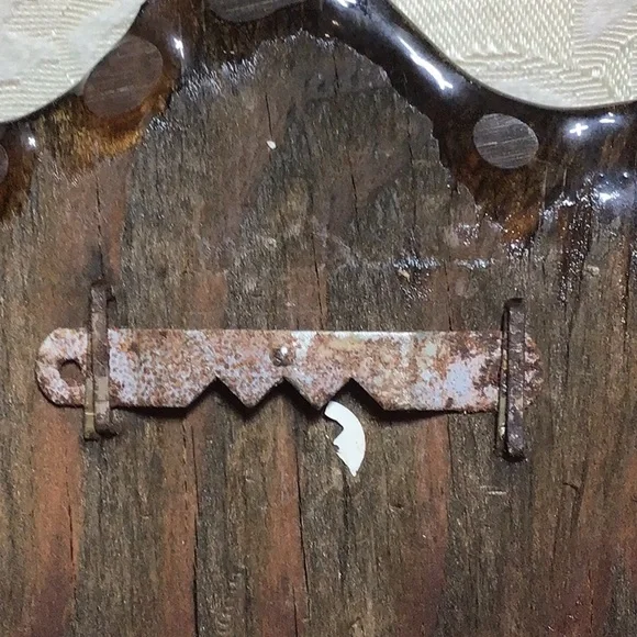 VTG Portrait of Child Praying Resin Covered on Wood with Bracket - Picture 4 of 8